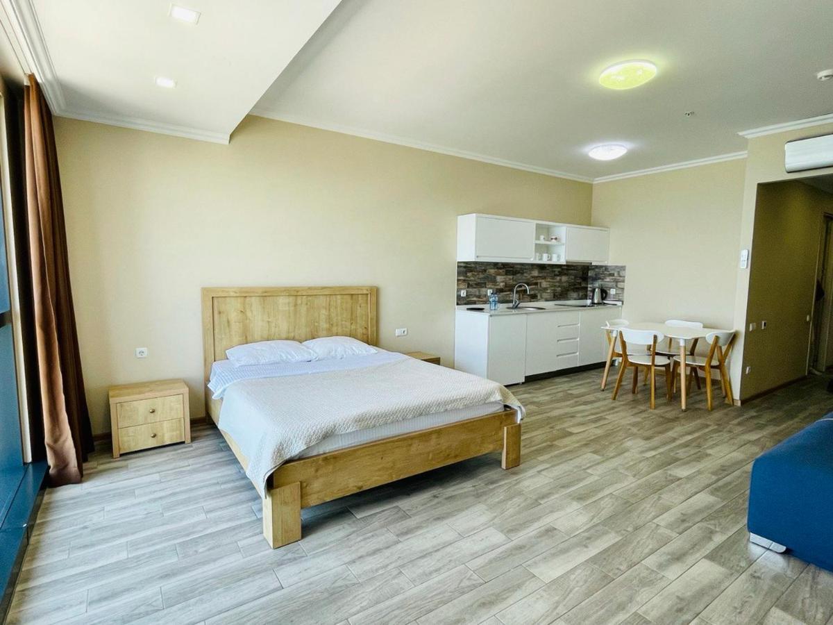 Balmaral Apart Hotel Batumi Kültér fotó