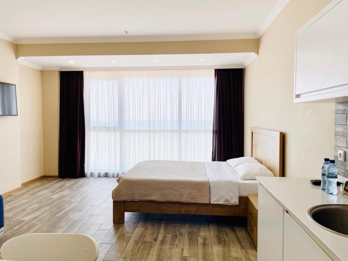 Balmaral Apart Hotel Batumi Kültér fotó