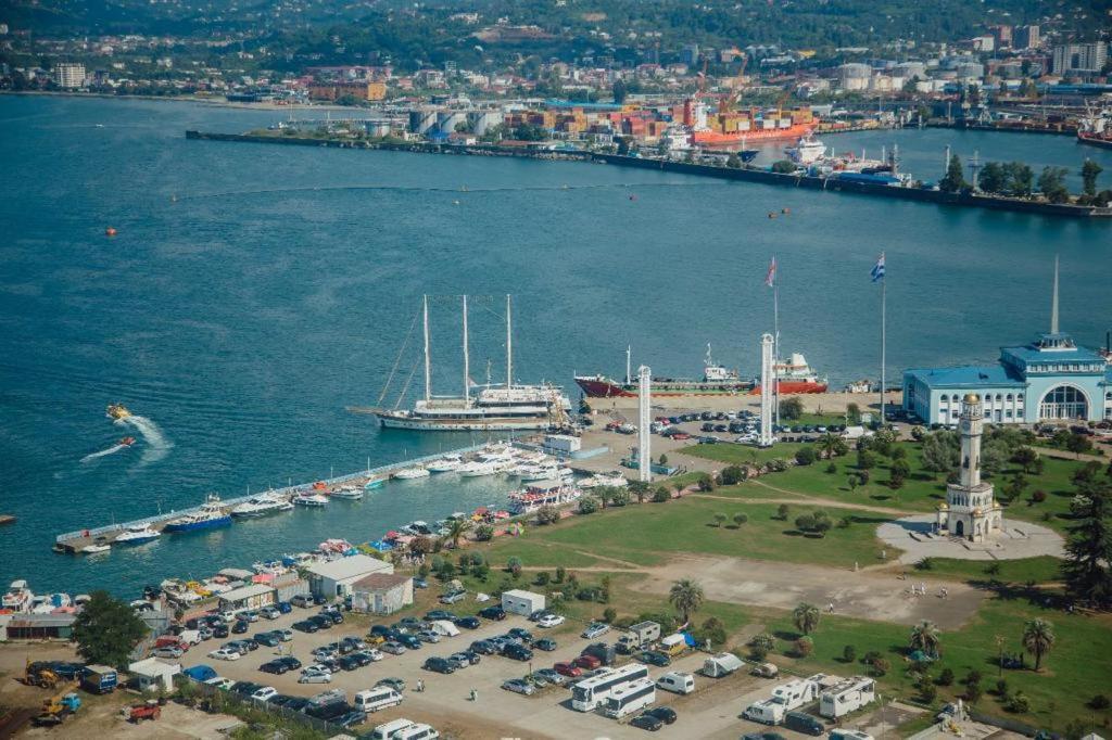 Balmaral Apart Hotel Batumi Kültér fotó